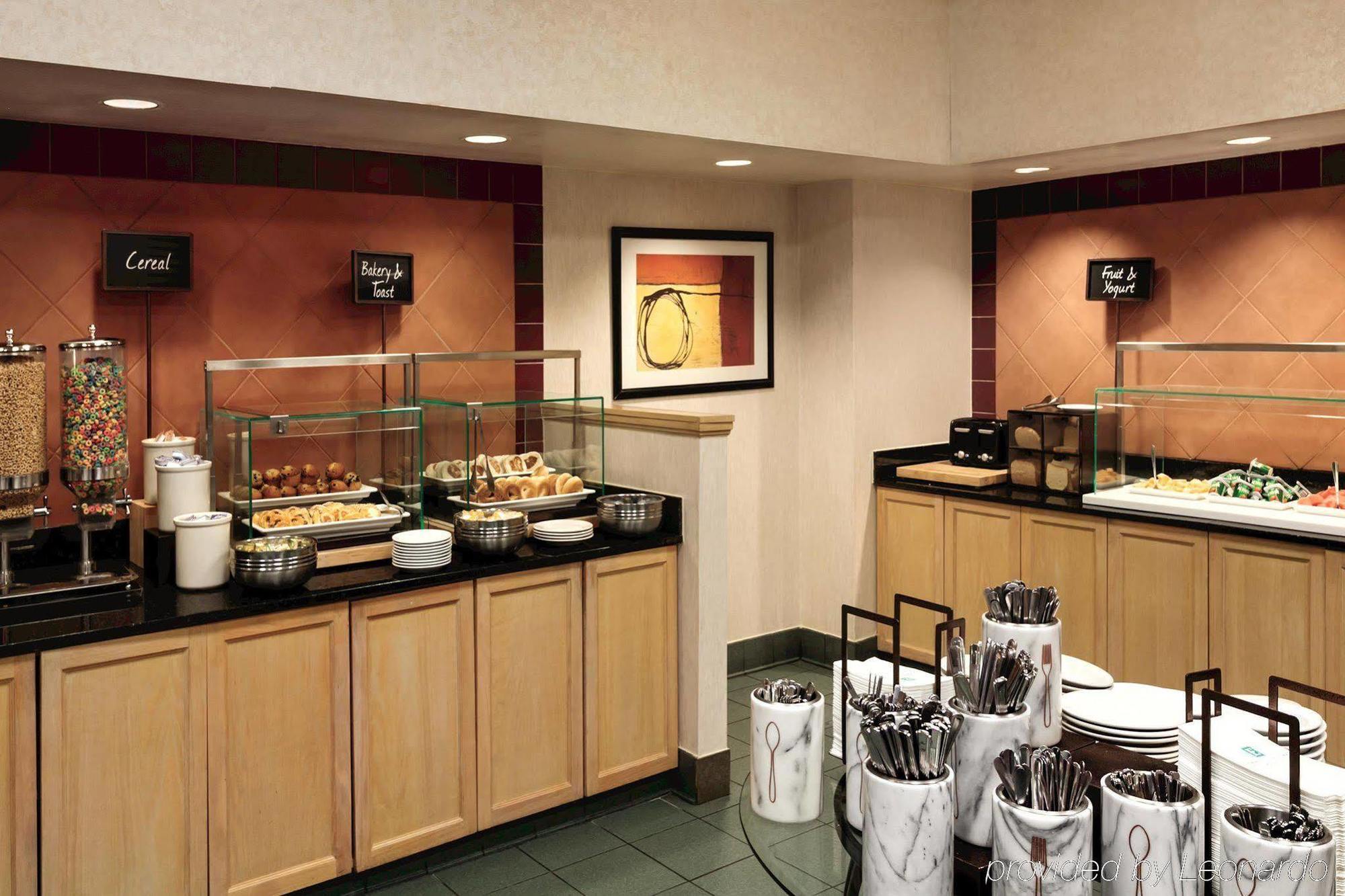 Embassy Suites By Hilton Houston Near The Galleria Екстериор снимка